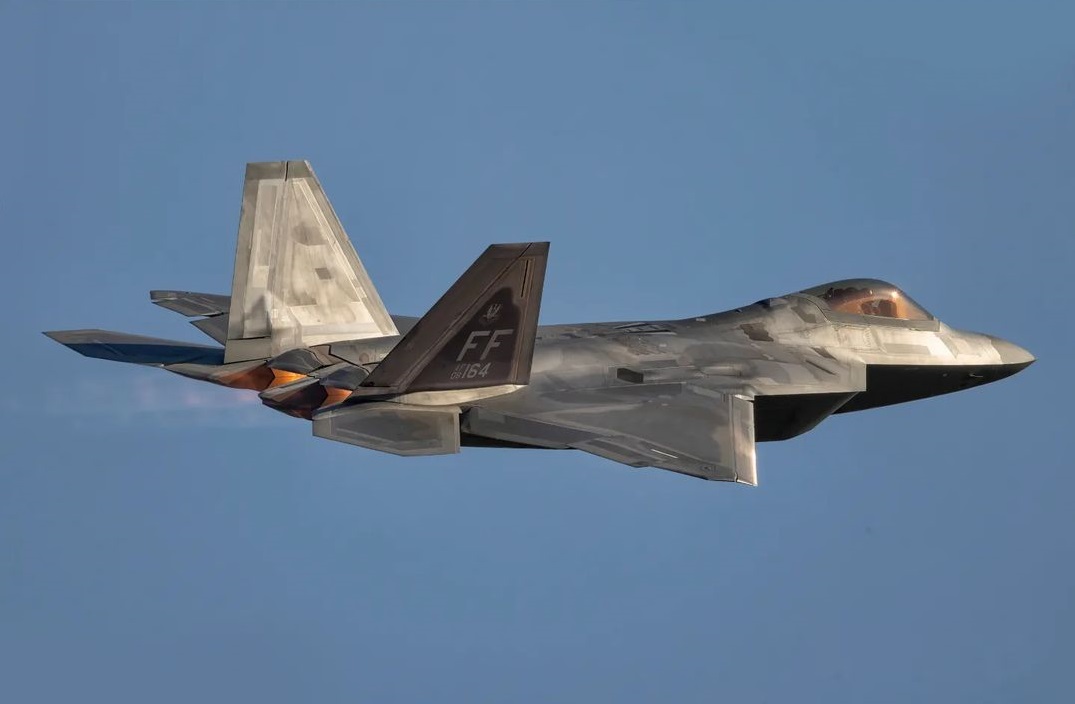 f22战斗机中文版（f-22猛禽战斗机）-